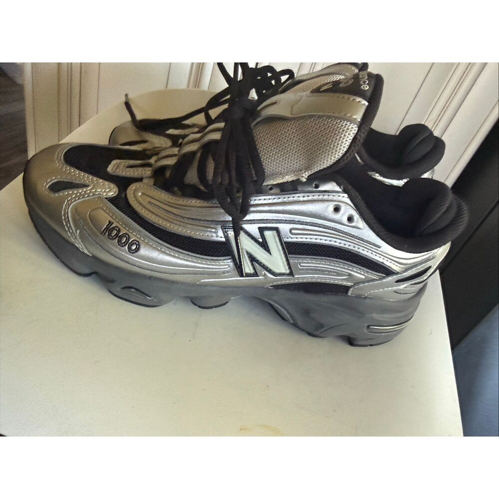 New Balance Men's Metallic M1000 Lace-up Sneakers Silver Size 9 - Picture 8 of 15